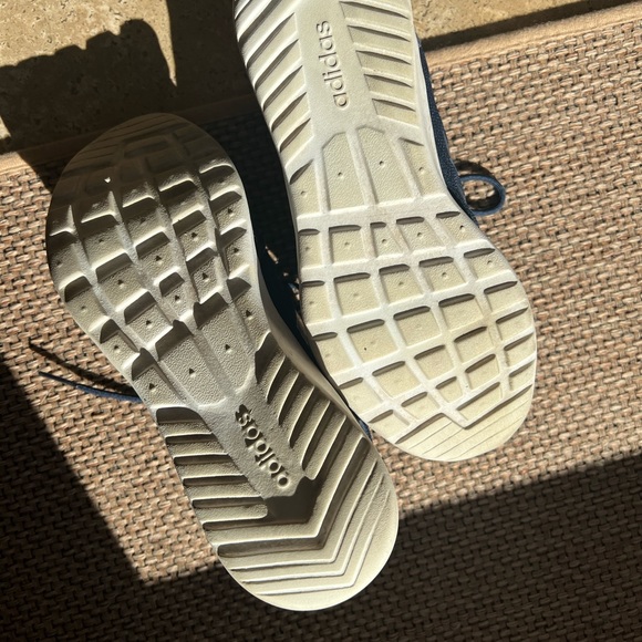 Adidas women’s cloudfoams - Picture 2 of 5